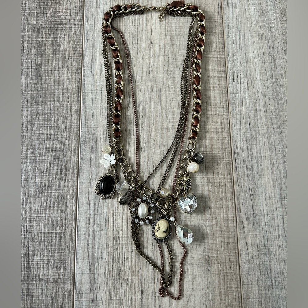 Layered fashion necklace